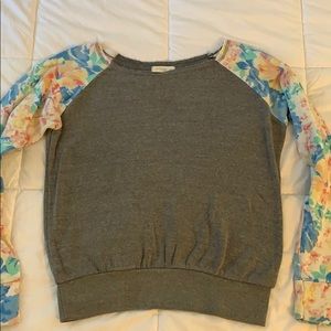 Ocean Drive Tops - Floral sleeve printed sweatshirt Sz M Ocean Drive Tops - Floral sleeve printed sweatshirt Sz M